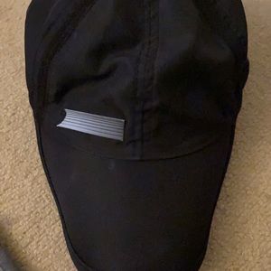 ASICS adjustable lightweight hat